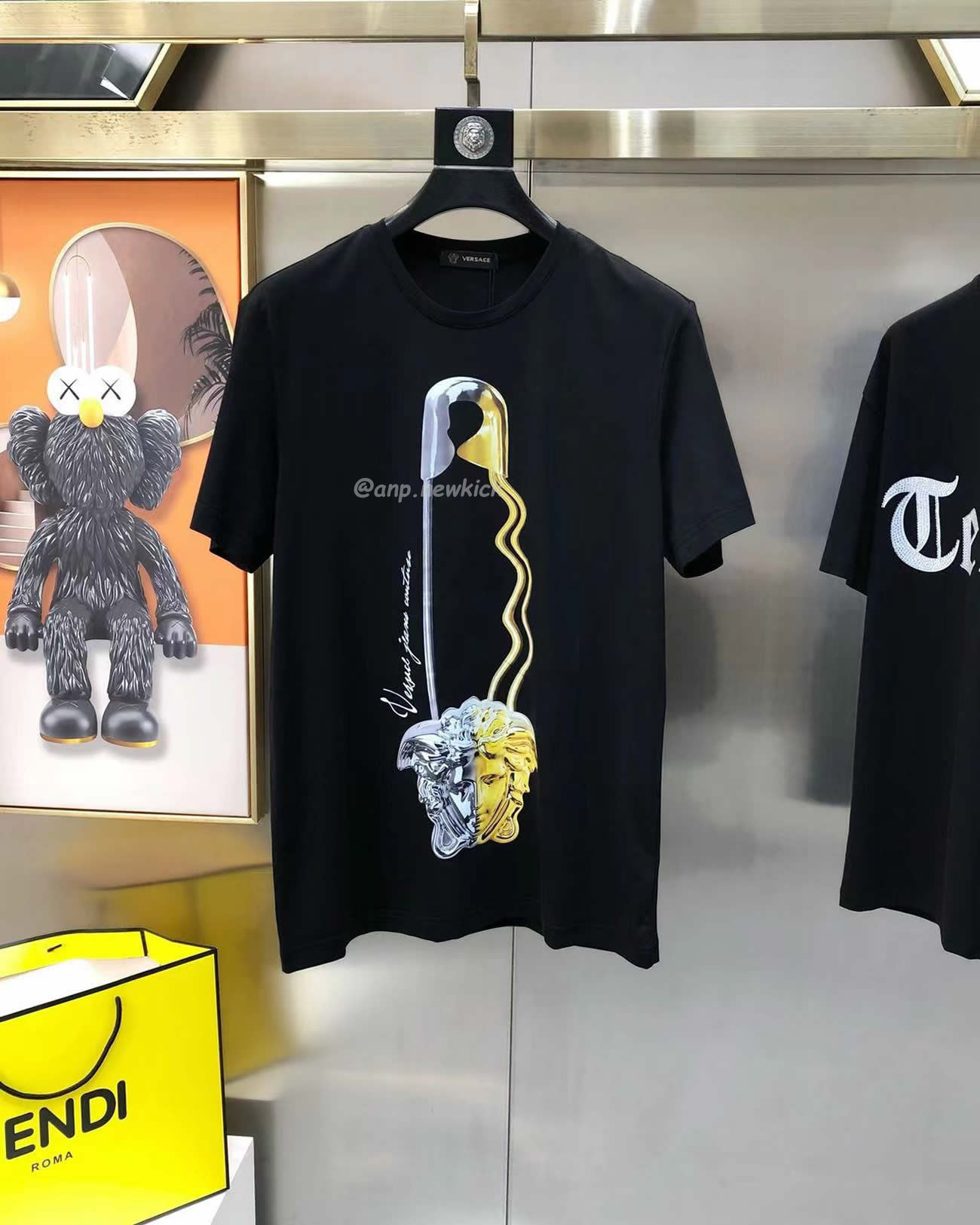 Versace Pattern Medusa Logo Printed Cotton T Shirt (2) - www.newkick.vip